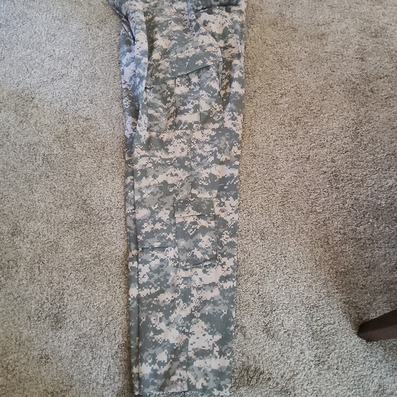 New US Army Camouflage Uniform, Top size Large-X-Long, Bottom size Large-X-Long - Picture 8 of 8